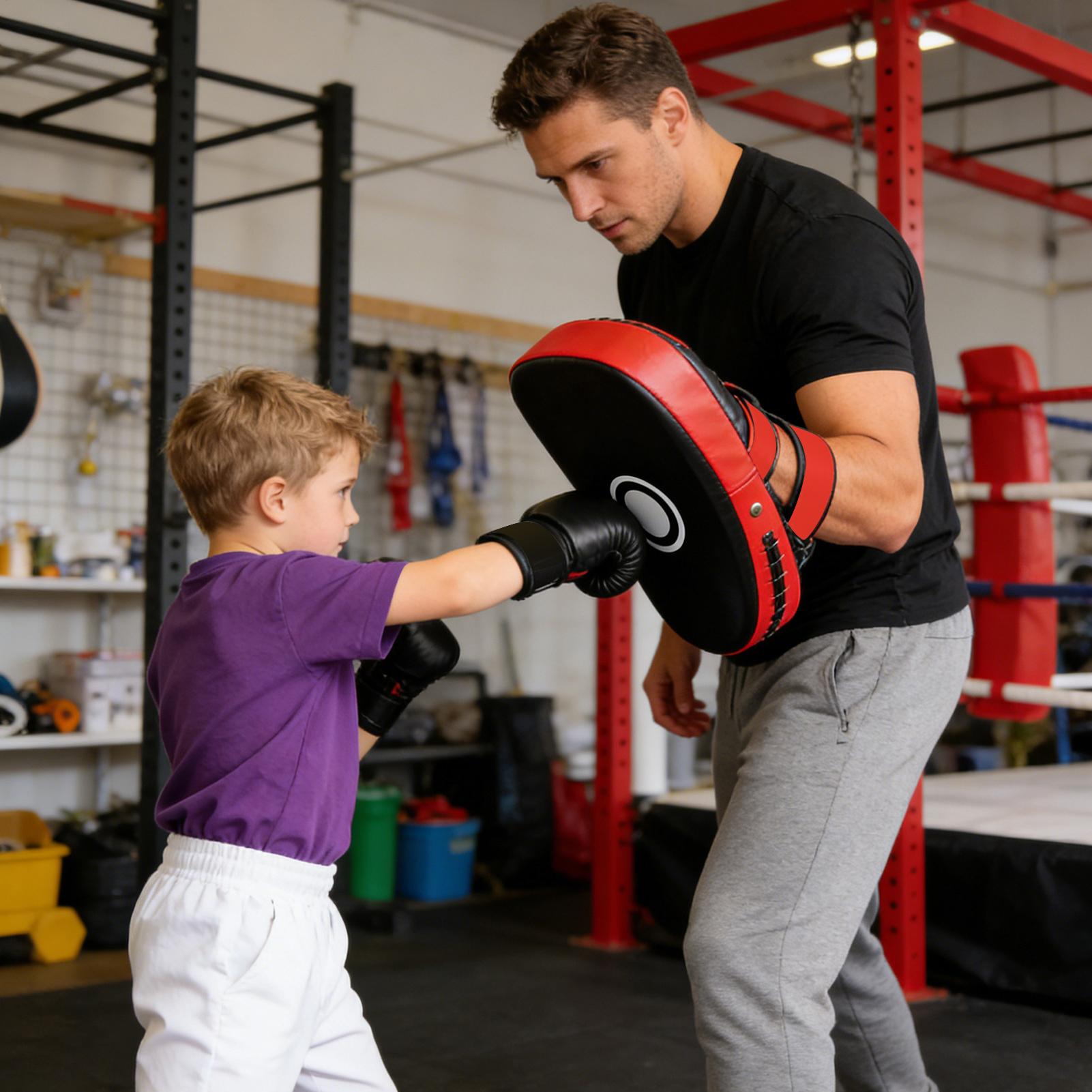 Home Gym Kids - แผ่นรองซ้อมมวยหนัง PU แบบโค้ง อุปกรณ์ฝึกเตะสำหรับคิกบ็อกซิ่ง สำหรับเด็ก ผู้ใหญ่